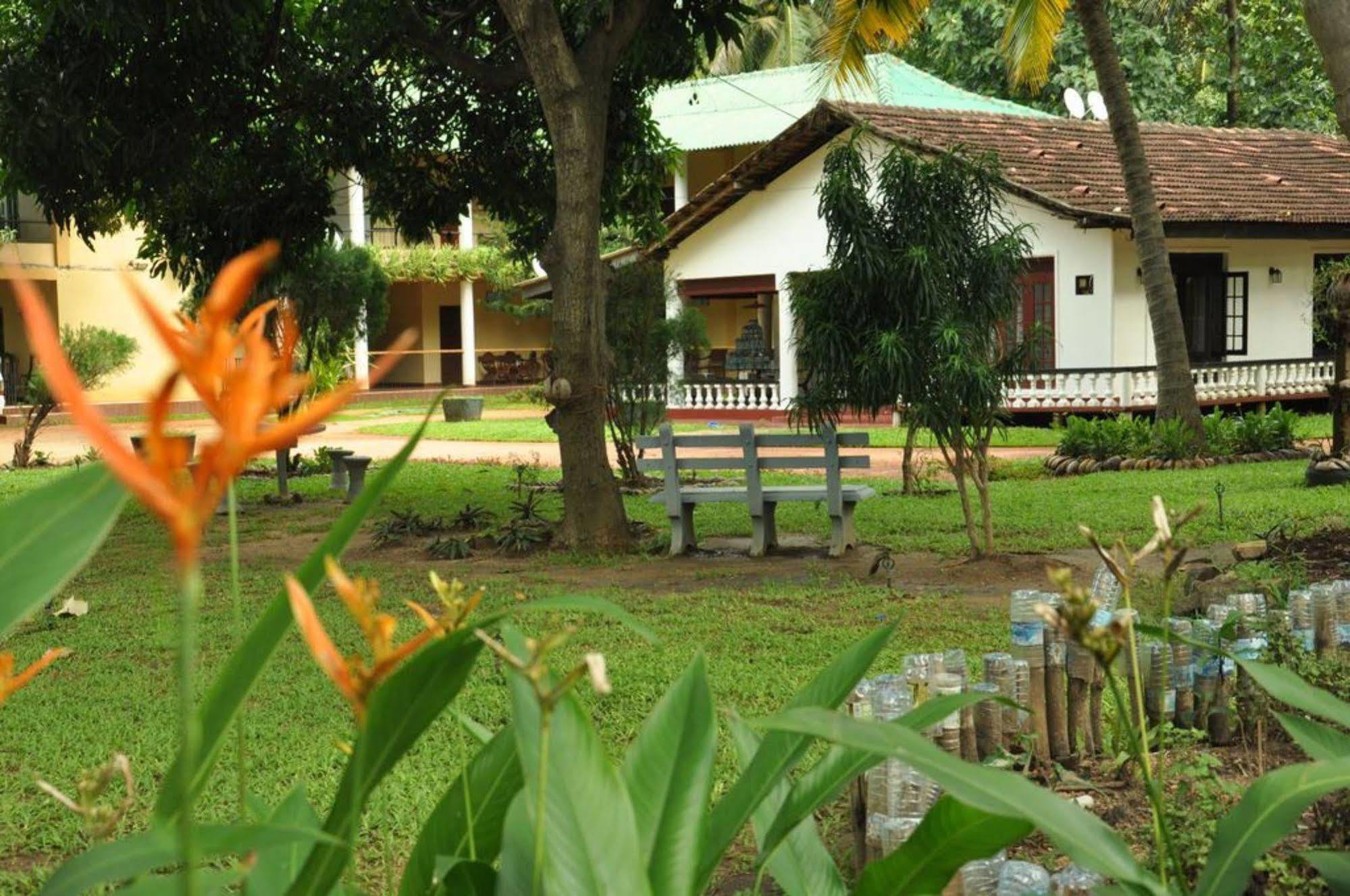 Sujatha Tourist Rest Hotel Dambulla Kültér fotó