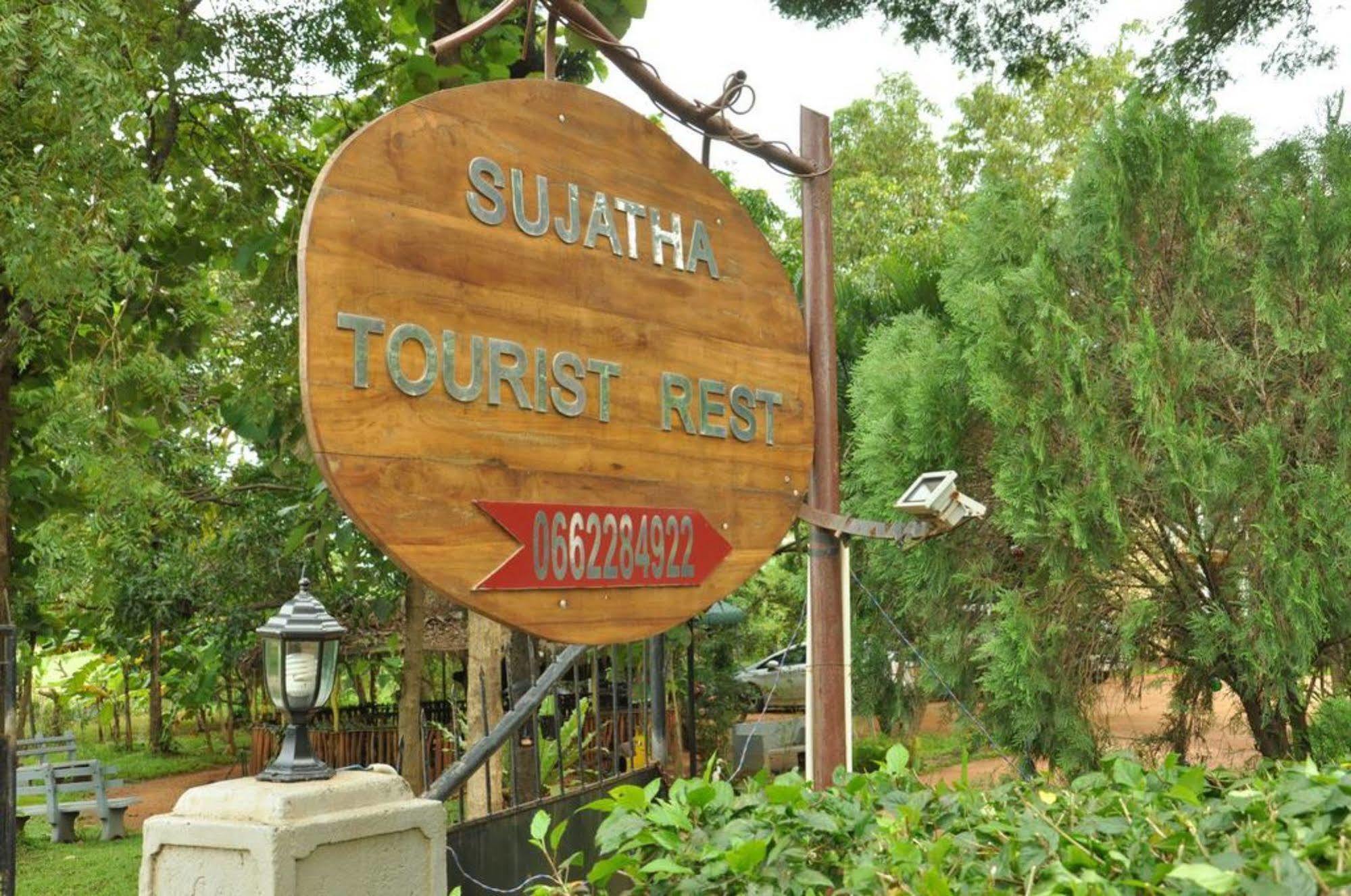 Sujatha Tourist Rest Hotel Dambulla Kültér fotó